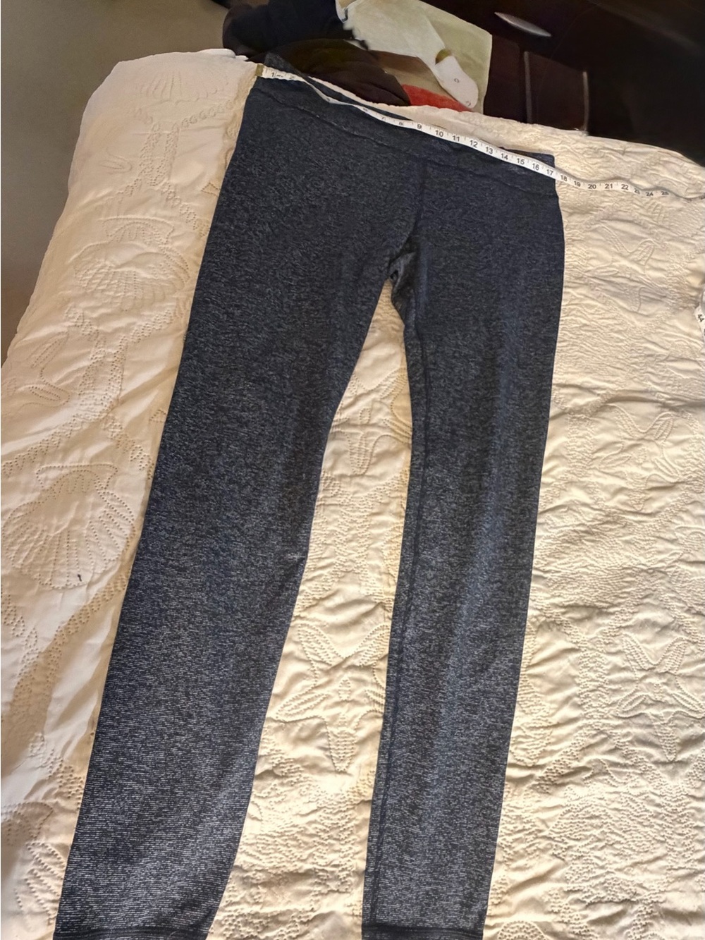 Under Armour Women’s Dark Gray Heather Athletic Leggings. Smoke Free Home